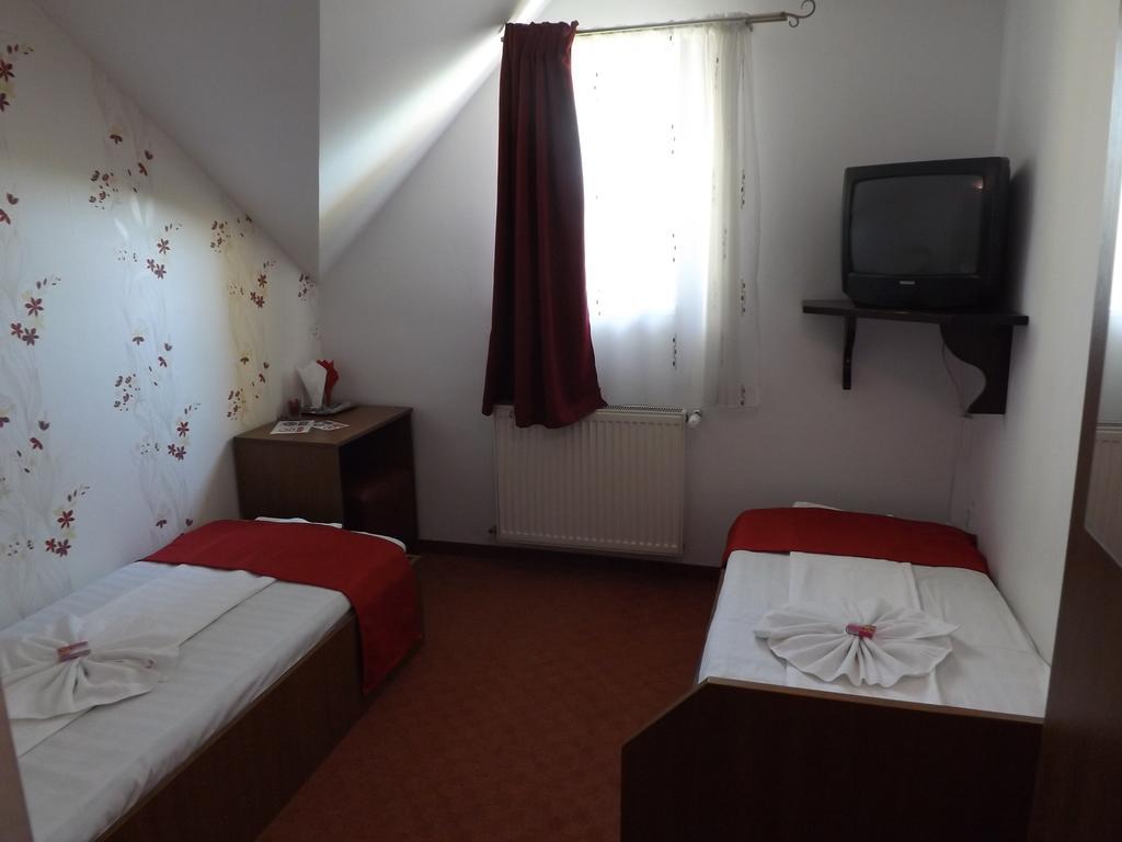 Pension La Viorel Isaila Sibiu Exterior photo